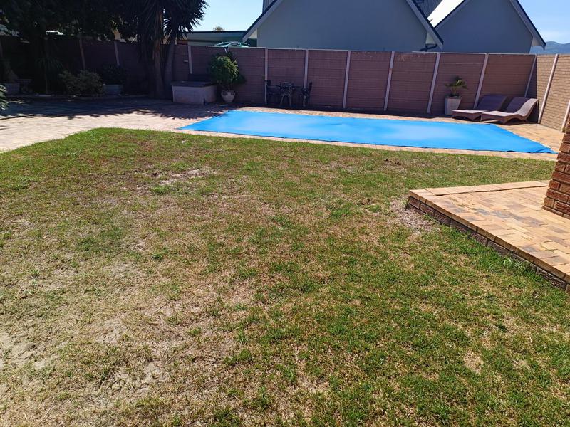 5 Bedroom Property for Sale in Fisherhaven Western Cape